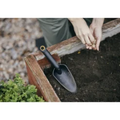 Istutuslapio Fiskars Solid