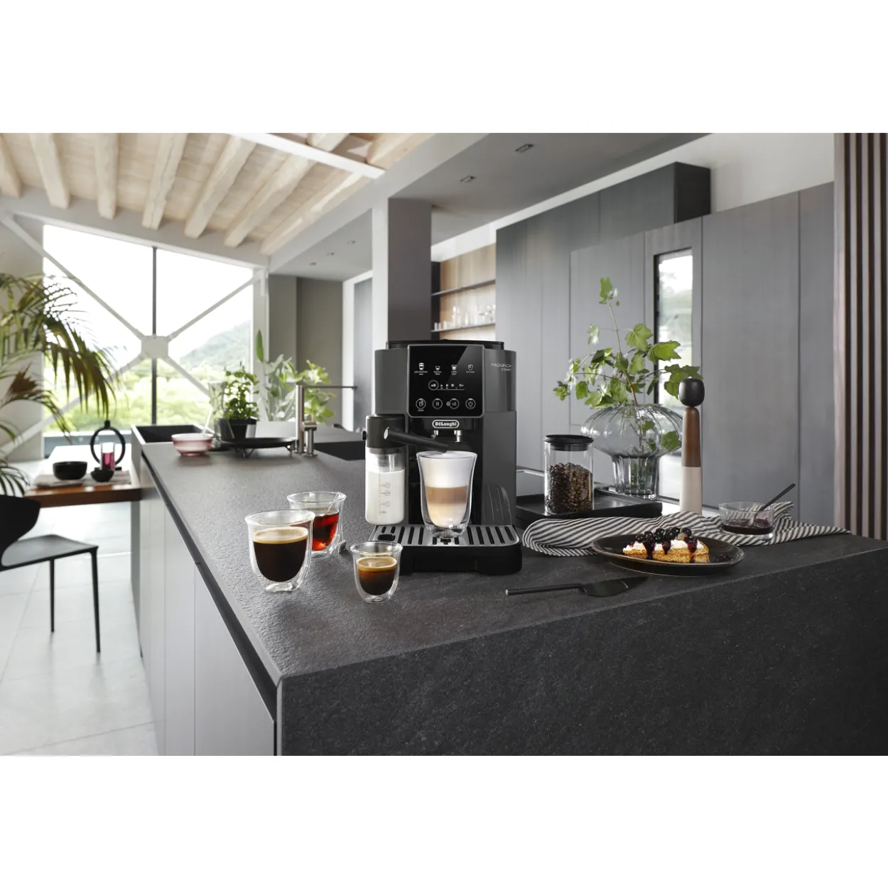 Kahviautomaatti DeLonghi Magnifica Start Milk