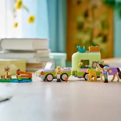 LEGO Friends 42695 Hevosen ja varsan kuljetusvaunu