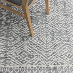 Matto Village's 160 x 230 cm Friida vaaleanharmaa