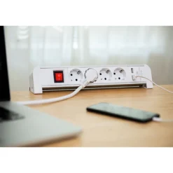 Pistorasialista+kytkin 2 m 4-osaa + 2 USB Tabletop