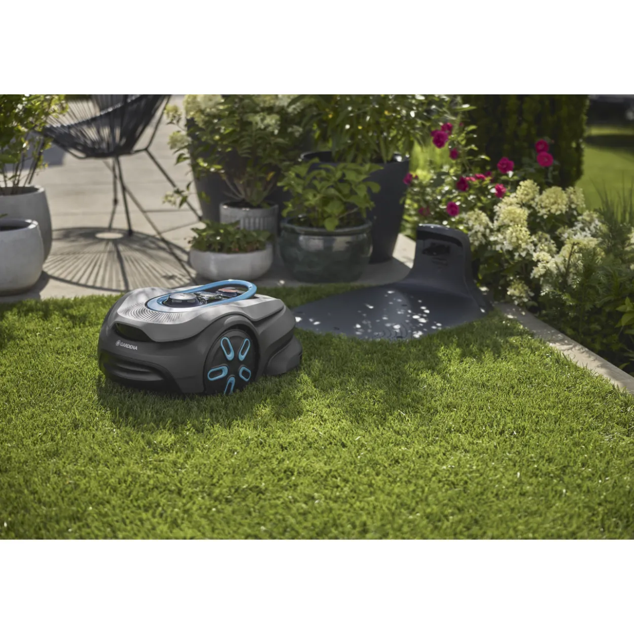 Robottiruohonleikkuri Gardena smart SILENO sense 400, rajalangaton