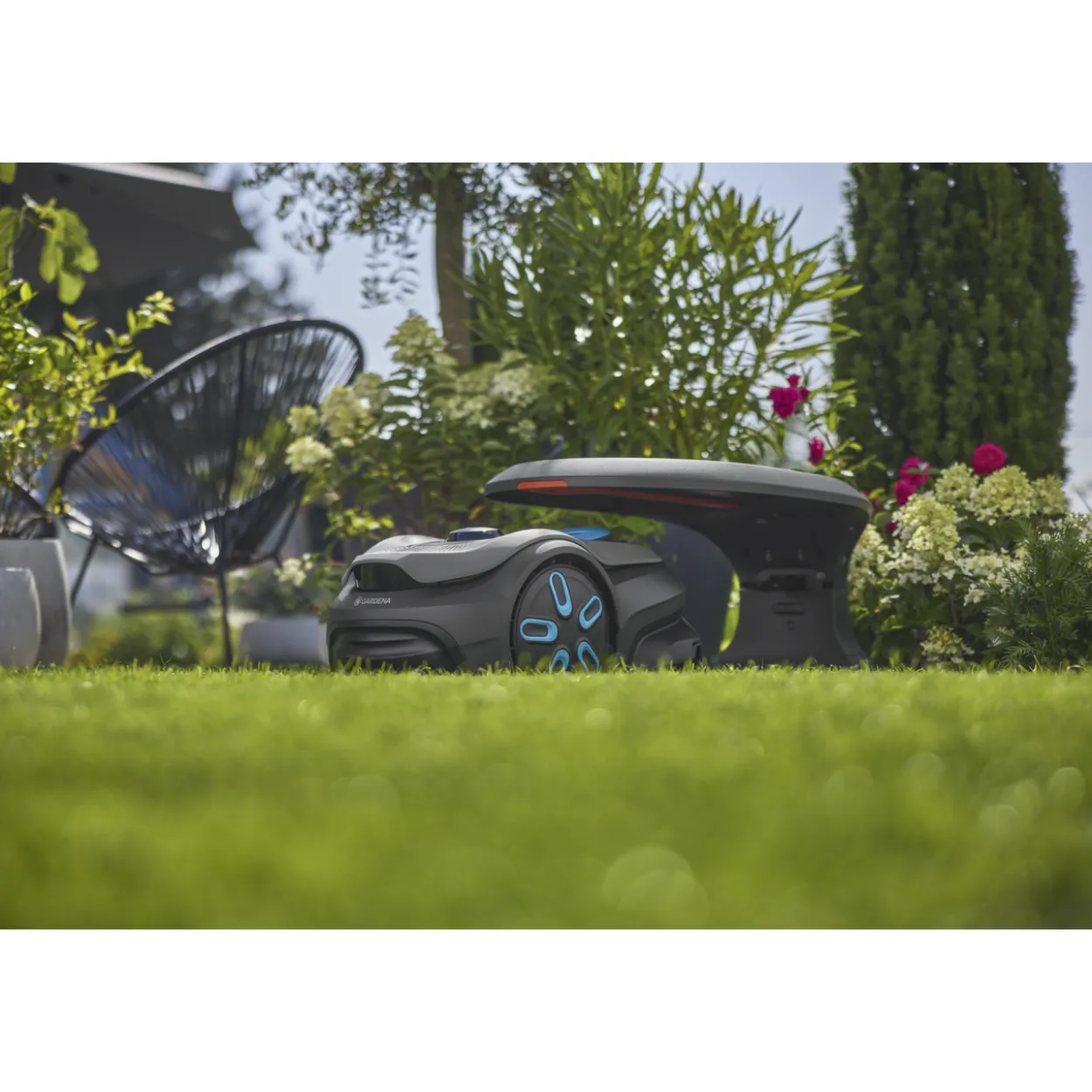 Robottiruohonleikkuri Gardena smart SILENO sense 400, rajalangaton