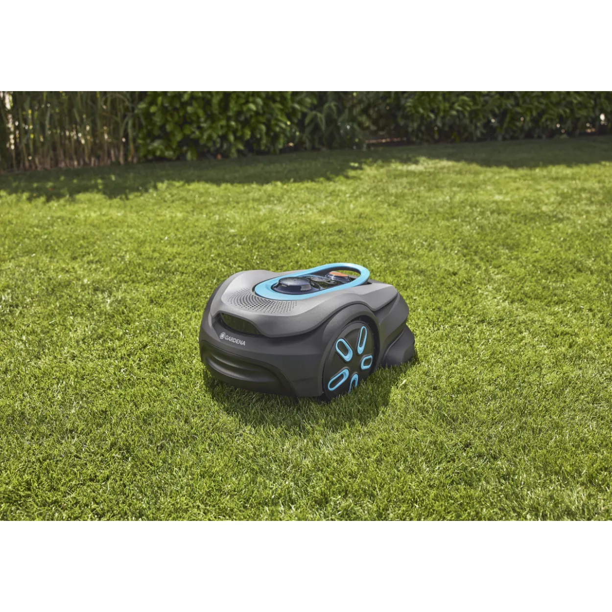 Robottiruohonleikkuri Gardena smart SILENO sense 400, rajalangaton