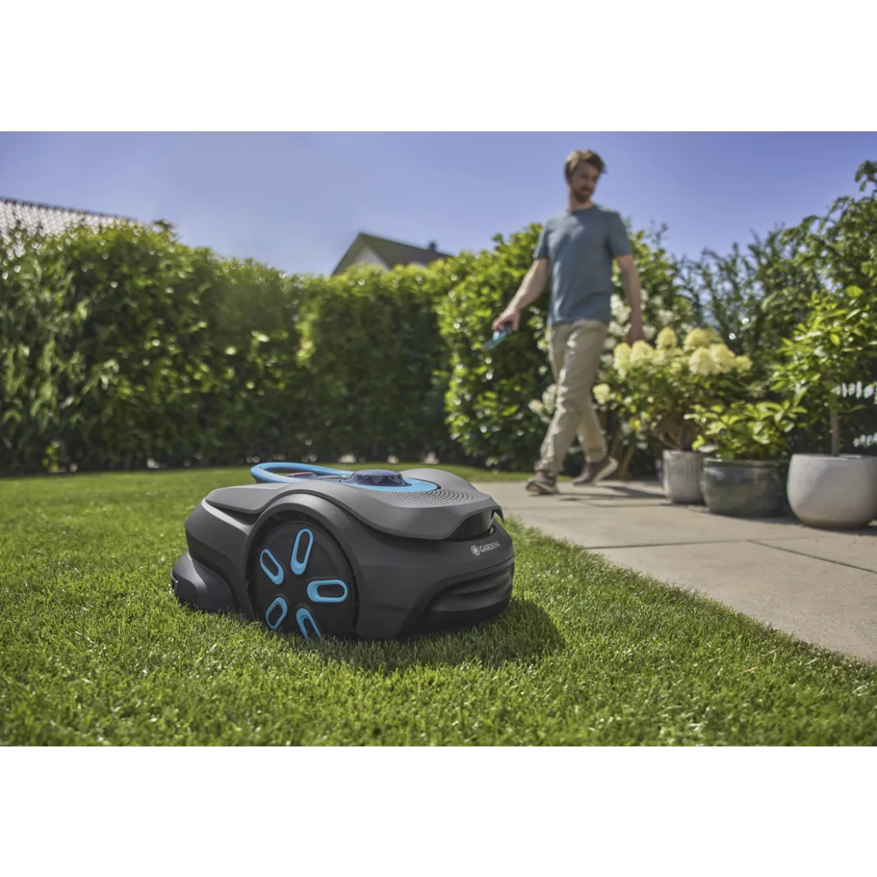Robottiruohonleikkuri Gardena smart SILENO sense 400, rajalangaton